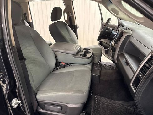 Used 2017 RAM 1500 Express w/ Black Ram 1500 Express Group AWD/4WD image 16