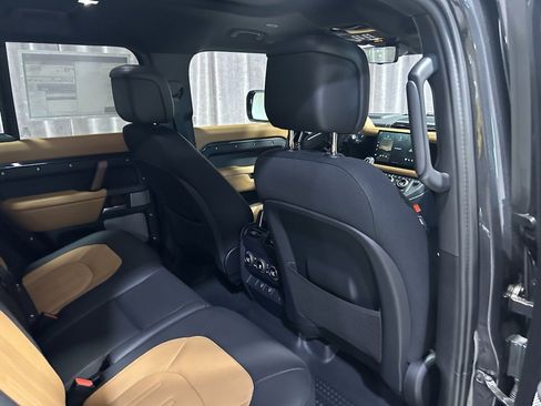Used 2024 Land Rover Defender 130 X image 18