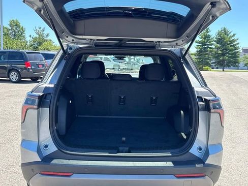 Used 2025 Chevrolet Equinox LT w/ Safety and Technology Package FWD image 14