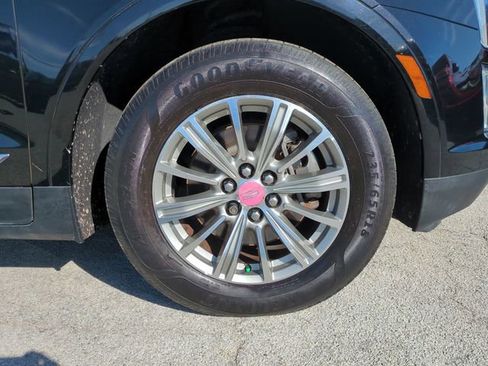 Used 2017 Cadillac XT5 Luxury w/ Driver Awareness Package image 11