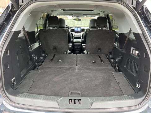 Used 2023 Ford Explorer XLT w/ Equipment Group 202A AWD/4WD image 29