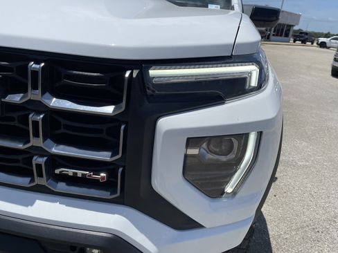 Used 2024 GMC Canyon AT4 w/ Technology Package AWD/4WD image 10