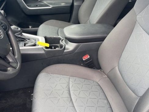 Used 2025 Toyota RAV4 XLE image 11