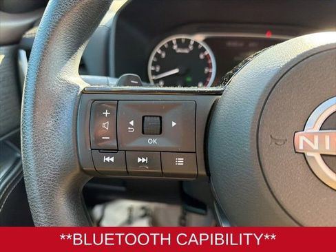 Used 2022 Nissan Rogue SV image 13