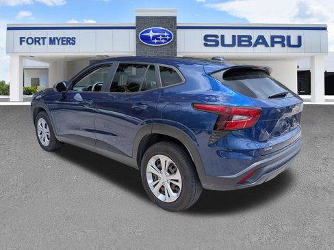 Used 2024 Chevrolet Trax LS w/ Driver Confidence Package FWD image 6