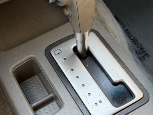 Used 2013 Nissan Frontier SV w/ SV Value Truck Pkg AWD/4WD image 39