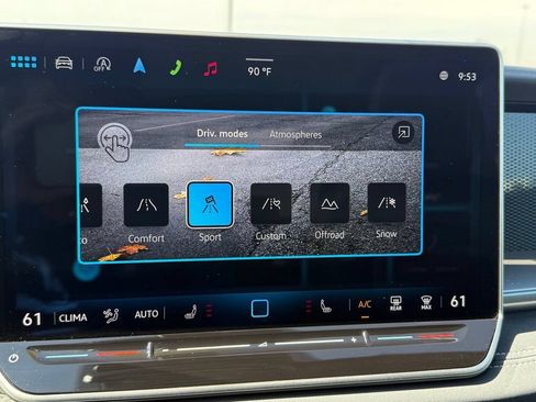 Certified 2025 Volkswagen Tiguan SE R-Line AWD/4WD image 22