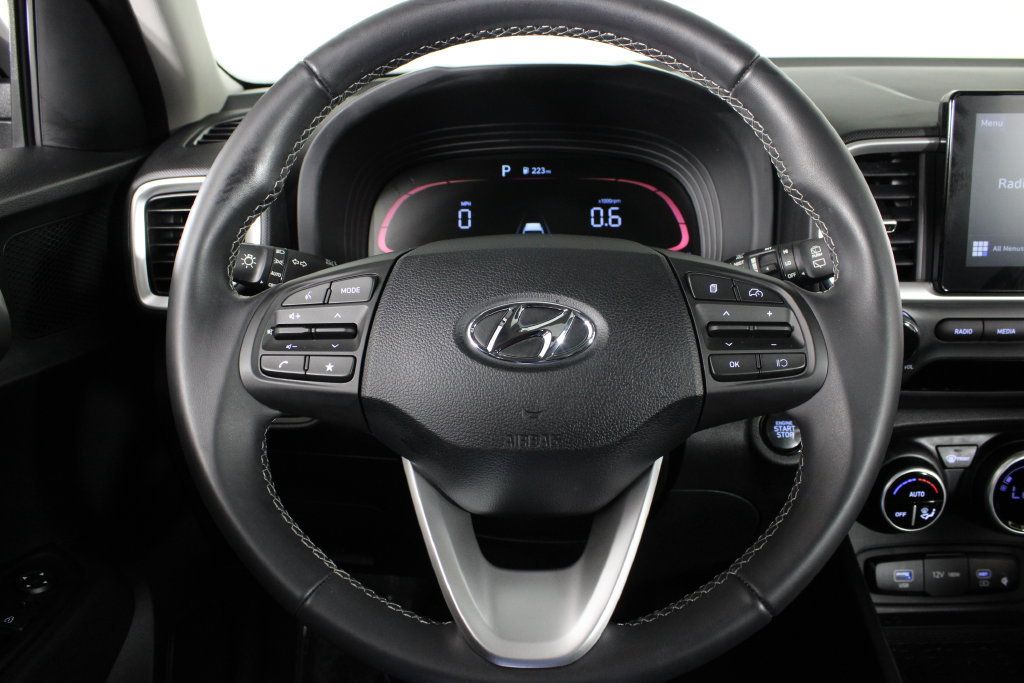 Certified 2026 Hyundai Venue SEL FWD image 10