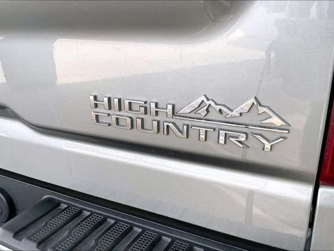 Used 2024 Chevrolet Silverado 2500 High Country w/ High Country Premium Package AWD/4WD image 23