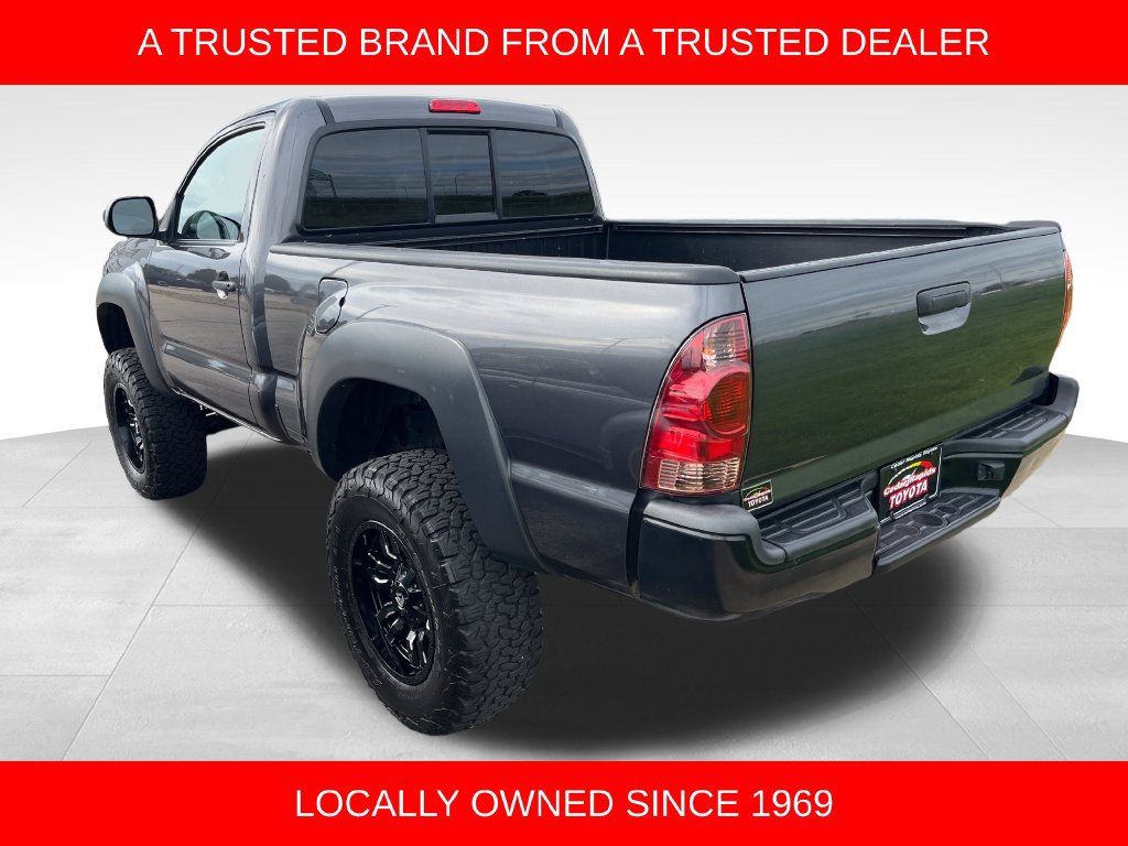 Used 2014 Toyota Tacoma 4x4 Regular Cab image 3