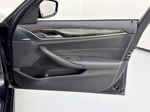 Used 2021 BMW 540i w/ M Sport Package image 47