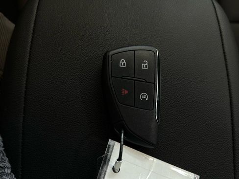 New 2024 Chevrolet Colorado LT w/ LT Convenience Package III image 30