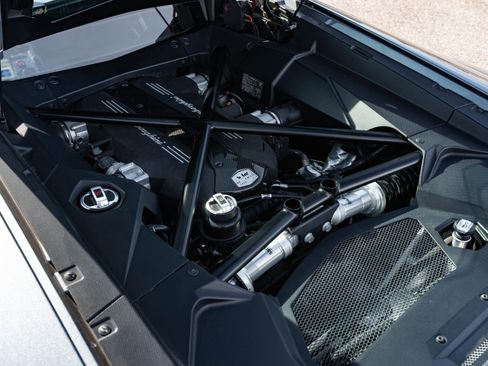 Used 2014 Lamborghini Aventador LP 700-4 image 43
