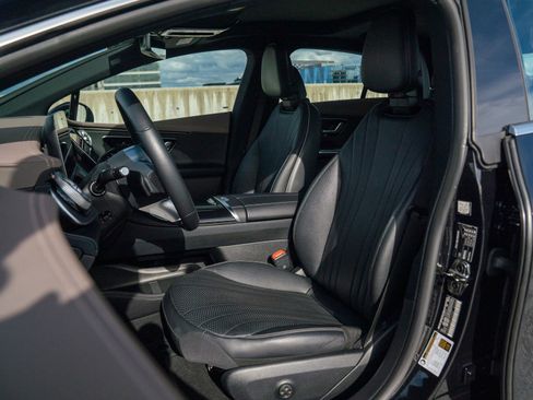 Certified 2023 Mercedes-Benz EQE 500 4MATIC Sedan image 23
