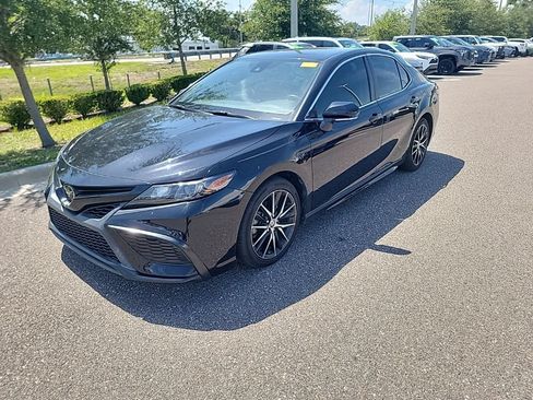 Certified 2022 Toyota Camry SE w/ Convenience Package FWD image 1
