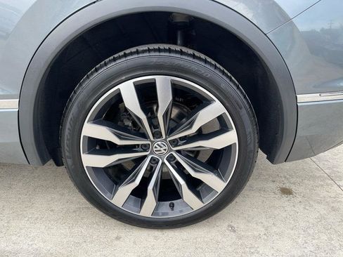 Used 2021 Volkswagen Tiguan SEL Premium R-Line image 16