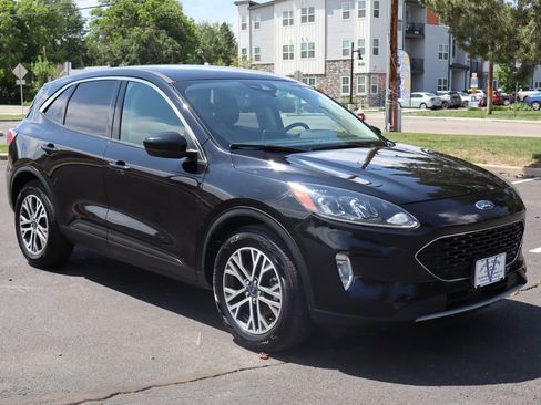 Used 2022 Ford Escape SEL image 2