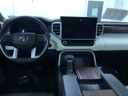 Used 2025 Toyota Sequoia Capstone image 11