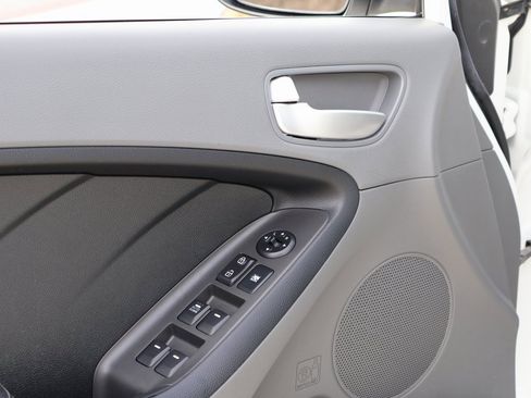 Used 2017 Kia Forte LX image 21