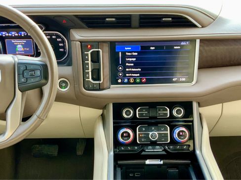 Used 2021 GMC Yukon XL Denali w/ Denali Premium Package image 46