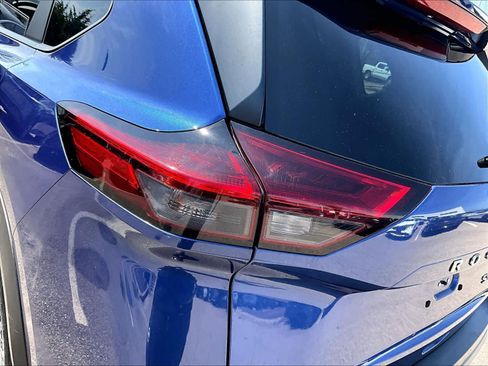 Certified 2023 Nissan Rogue SV image 32