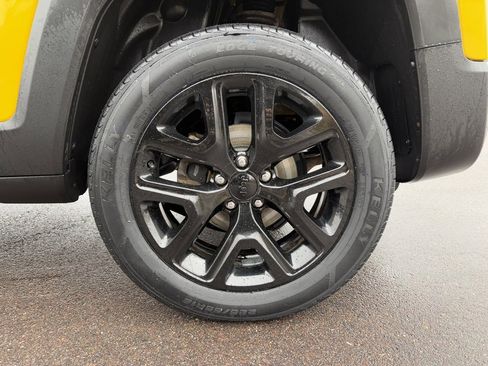 Certified 2017 Jeep Renegade Altitude image 12