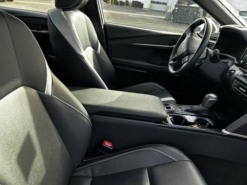 Used 2025 Toyota Camry LE image 12