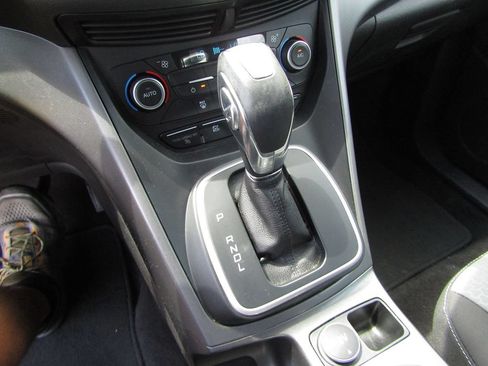 Used 2018 Ford C-MAX SE FWD image 16