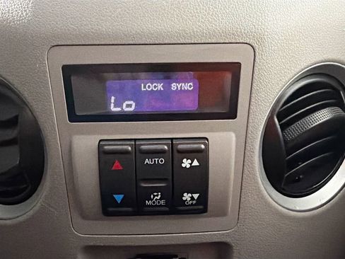 Used 2015 Honda Pilot SE image 26