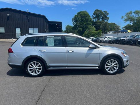 Used 2017 Volkswagen Golf Alltrack S AWD/4WD image 6