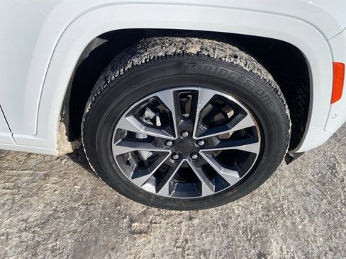 Used 2023 Jeep Grand Cherokee Overland w/ Advanced Protech Group III image 16