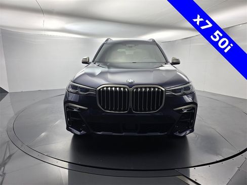 Used 2022 BMW X7 M50i w/ Dynamic Handling Package image 2