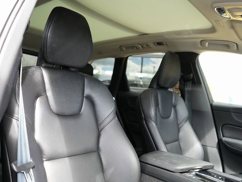 Used 2021 Volvo XC60 T8 Inscription Expression w/ Protection Package Premier image 17