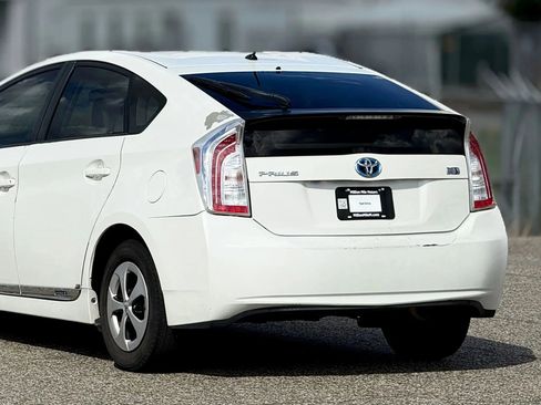 Used 2013 Toyota Prius Two FWD image 16