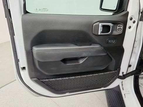 Used 2021 Jeep Wrangler Unlimited Sahara w/ Cold Weather Group image 10