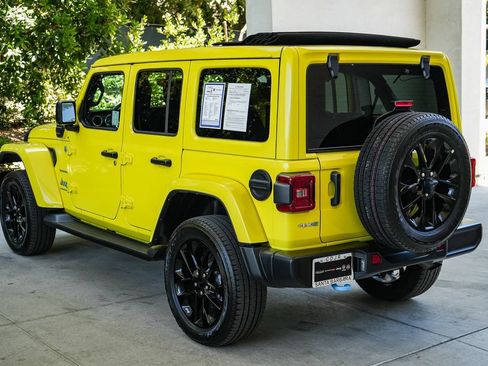 Used 2023 Jeep Wrangler Unlimited Sahara w/ Cold Weather Group AWD/4WD image 4