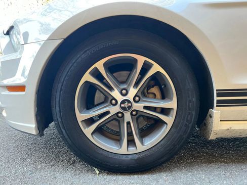 Used 2013 Ford Mustang Premium image 38