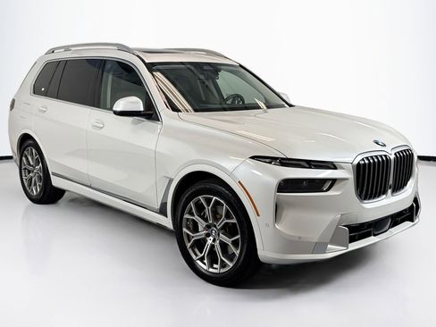 Used 2023 BMW X7 xDrive40i image 3