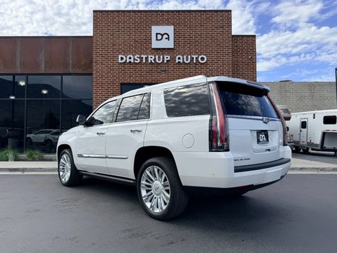 Used 2017 Cadillac Escalade Platinum AWD/4WD image 7