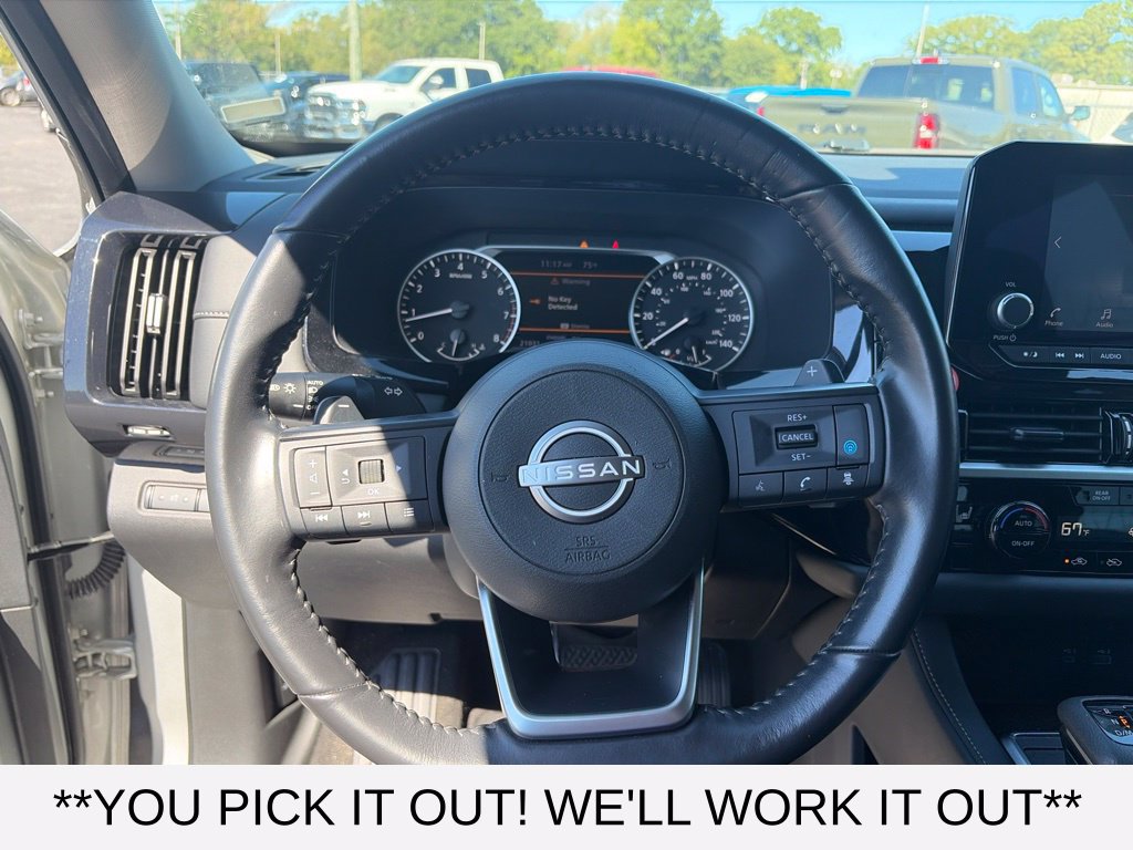 Used 2024 Nissan Pathfinder SV FWD image 11