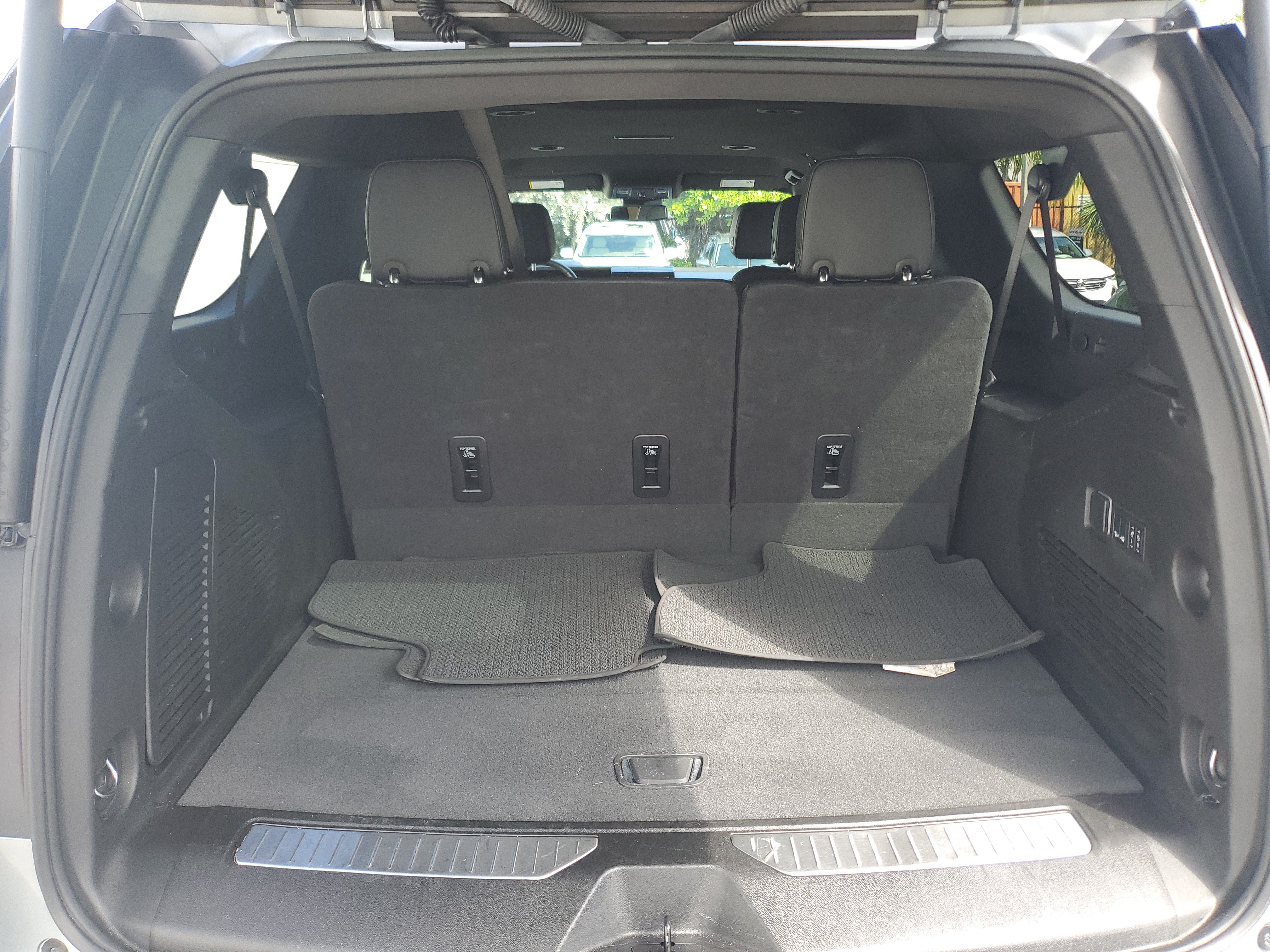 Used 2025 GMC Yukon XL Denali AWD/4WD image 11