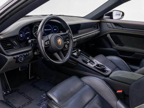 Used 2023 Porsche 911 Carrera GTS image 4