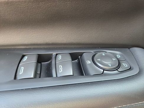 Used 2025 Chevrolet Suburban Z71 AWD/4WD image 39