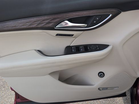 Used 2021 Buick Envision Avenir w/ Technology Package II image 16