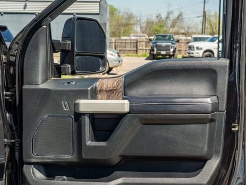 Used 2019 Ford F250 Lariat w/ Lariat Ultimate Package image 41