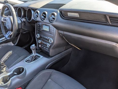 Used 2022 Ford Mustang Coupe image 19