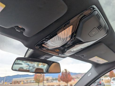 Used 2024 BMW 330i xDrive Sedan w/ Premium Package image 31