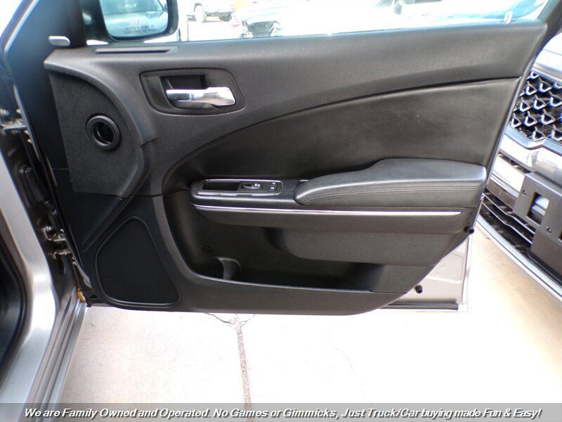 Used 2014 Dodge Charger SXT RWD image 29