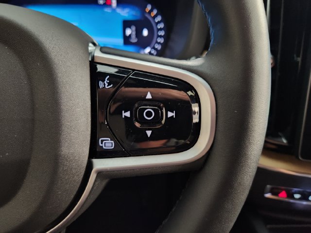 Certified 2026 Volvo XC60 B5 Plus AWD/4WD image 29