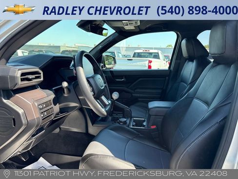Used 2024 Toyota Tacoma TRD Off-Road AWD/4WD image 3